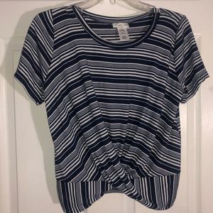 white and navy striped tee